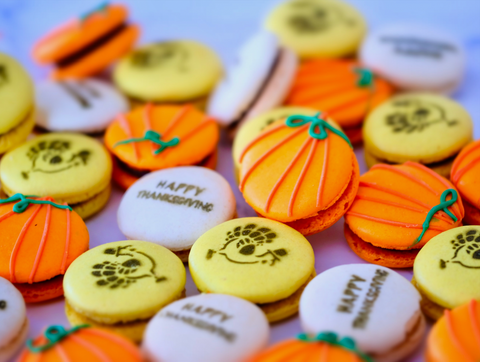 Thanksgiving Macarons! - Cookies - Thanksgiving gift - Thanksgiving Party Favor
